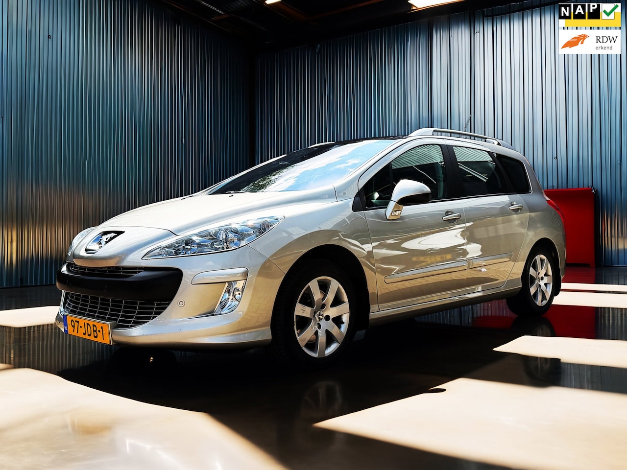 Peugeot 308 SW - 1.6 THP XT 1ste eig_Pano_Trekh_PDC_Cruise - AutoWereld.nl