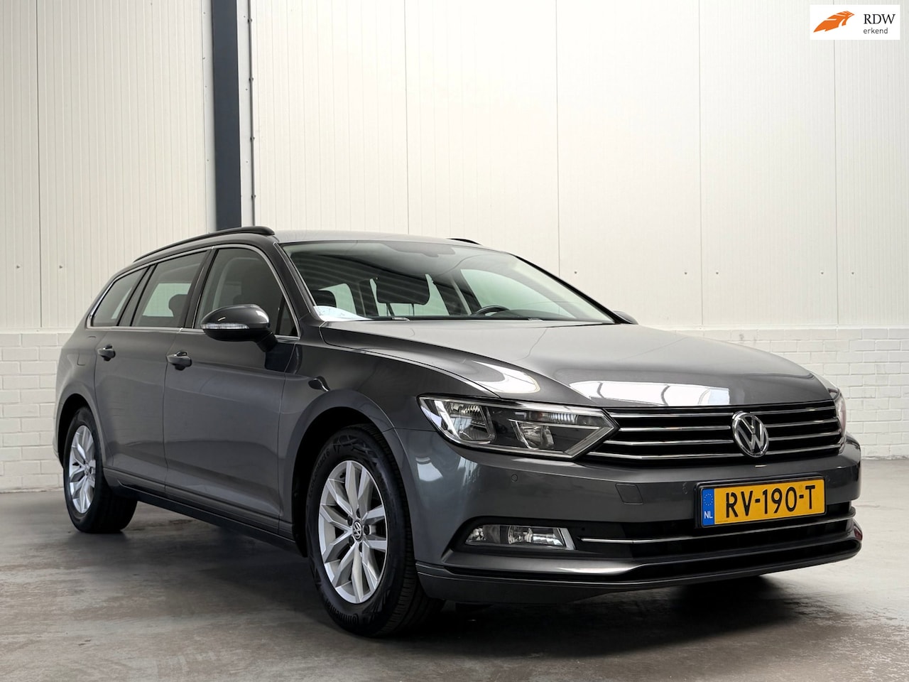 Volkswagen Passat Variant - 1.4 TSI ACT Highline Business|Stuur-stoelverwarming|Trekhaak|Adaptief - AutoWereld.nl