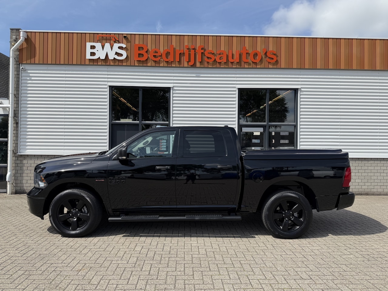 Dodge Ram 1500 - 5.7 V8 4x4 Crew Cab 5'7 Longhorn / vaste prijs rijklaar € 39.950 ex btw / euro 6 / lease v - AutoWereld.nl