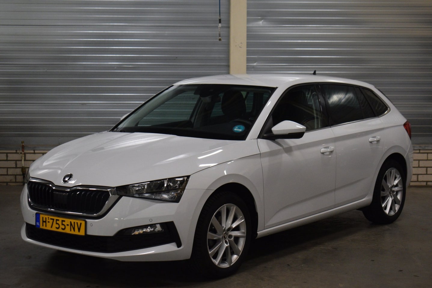 Skoda Scala - 1.0 TSI Style Business Intense + Apple/Android Carplay|Parkeersensoren V+A|Climate Control - AutoWereld.nl