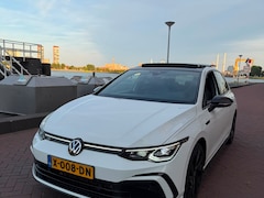 Volkswagen Golf - 1.5 eTSI R-Line