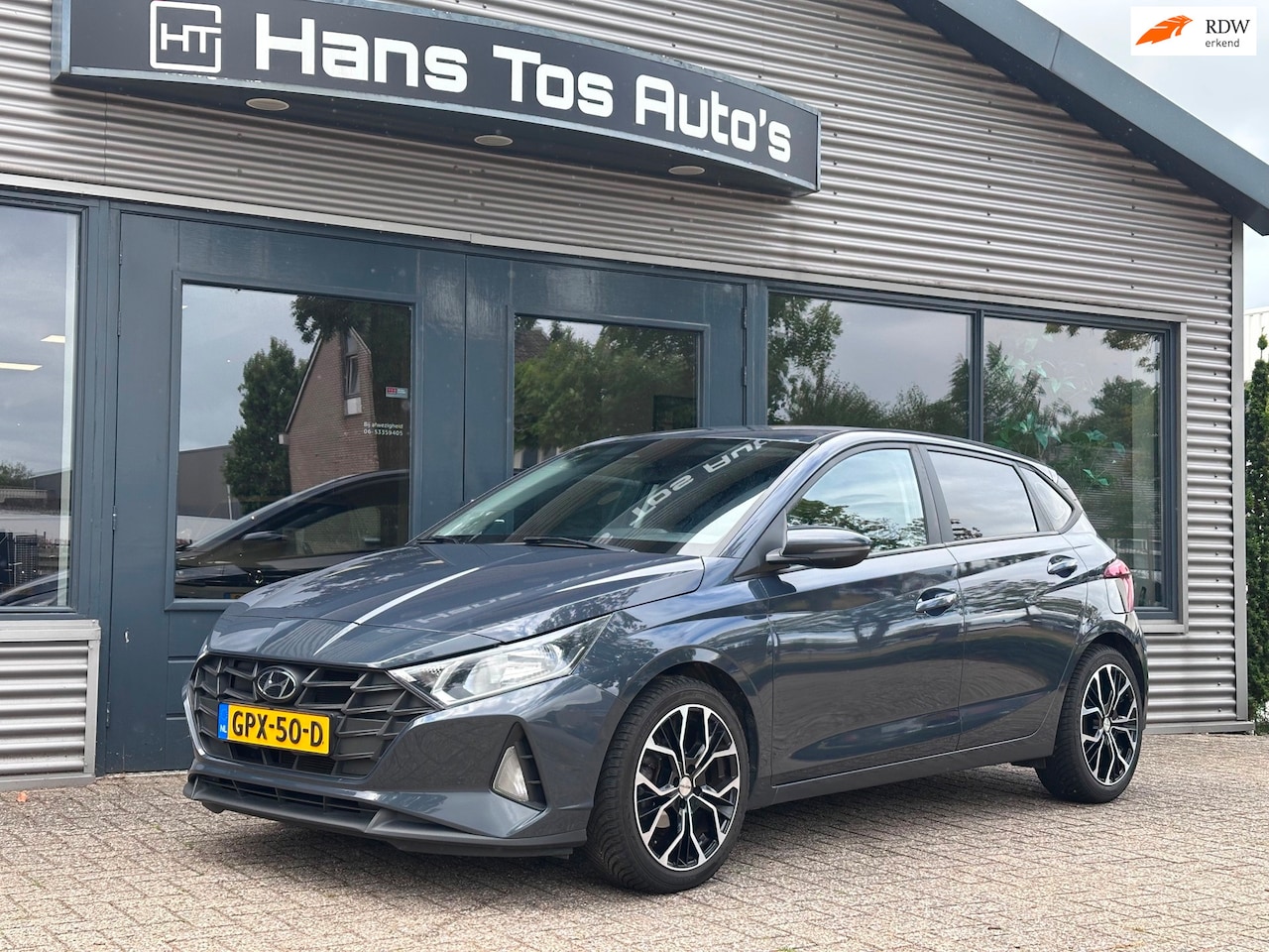 Hyundai i20 - 1.2 MPI Comfort / Apple Carplay / CAMERA+ PDC / 17" ALL-SEASON - AutoWereld.nl