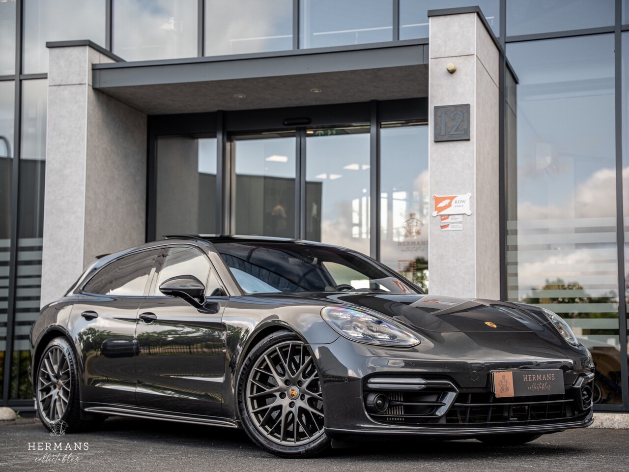Porsche Panamera Sport Turismo - 4.0 Turbo S E-Hybrid / Ceramic / BOSE / Massage / Pano / HUD / PDLS+ - AutoWereld.nl