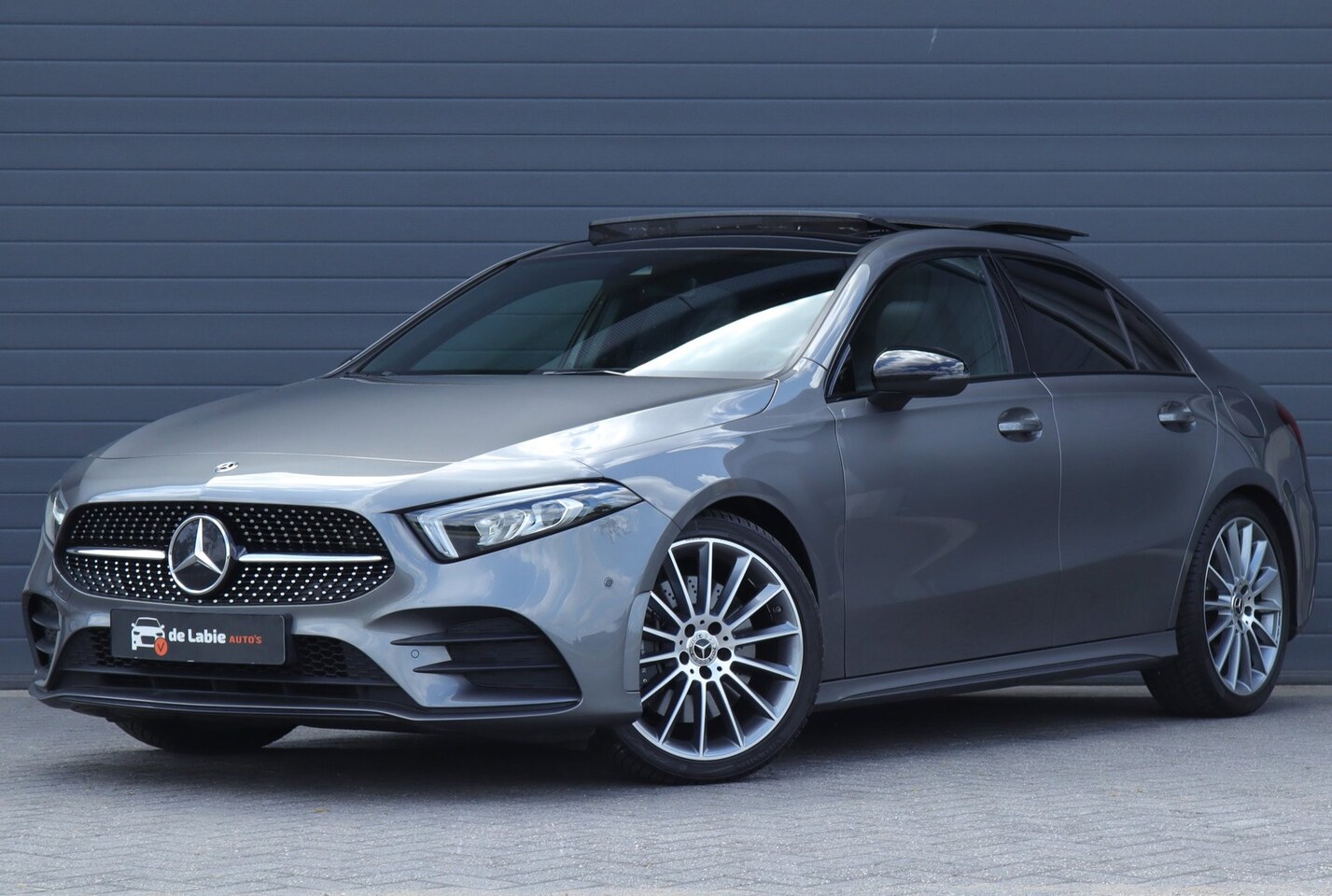 Mercedes-Benz A-klasse - A-Klasse A 250 A250 4Matic AMG Line sedan / sfeerverlichting / pano /carplay - AutoWereld.nl