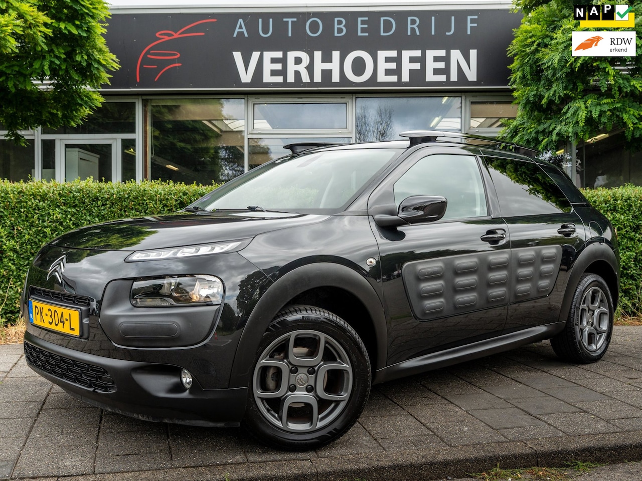 Citroën C4 Cactus - 1.2 PureTech Business | AUTOMAAT | PARKEERCAMERA | TREKHAAK | NAVIGATIE | DODEHOEK | CRUIS - AutoWereld.nl