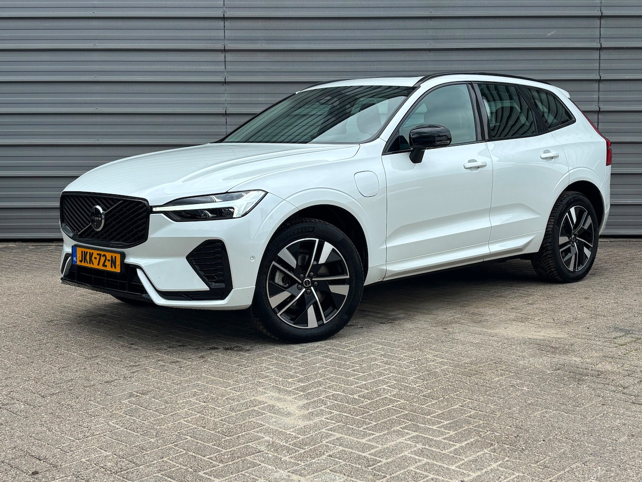 Volvo XC60 - T6 350PK AWD Plus | Pano-dak | 360° | Head Up Display | Trekhaak | All season - AutoWereld.nl