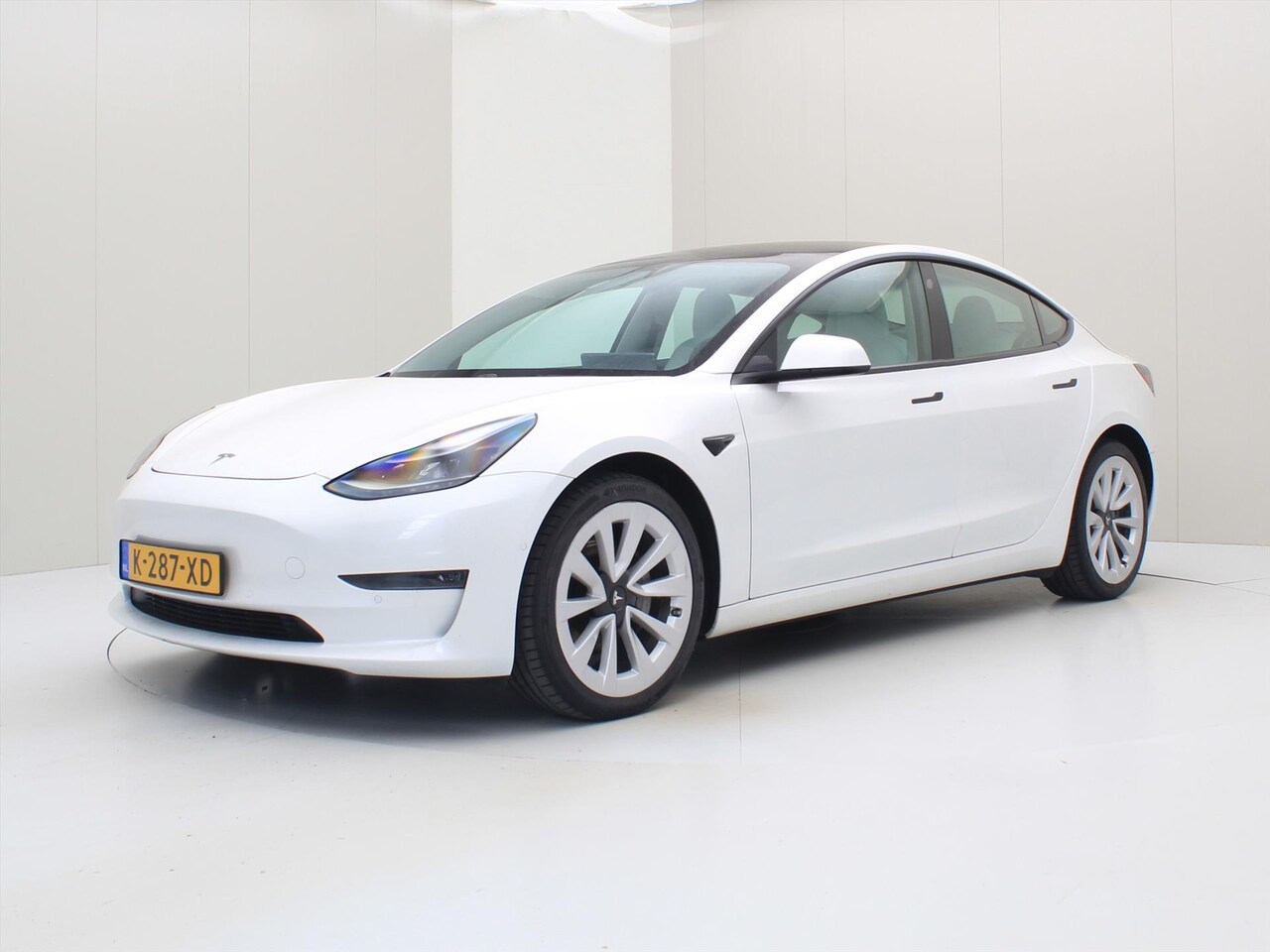 Tesla Model 3 - Long-Range AWD 351pk 75 kWh FACELIFT 88,6% SoH [ WIT LEDER+WARMTEPOMP+AUTOPILOT+620KM WLTP - AutoWereld.nl