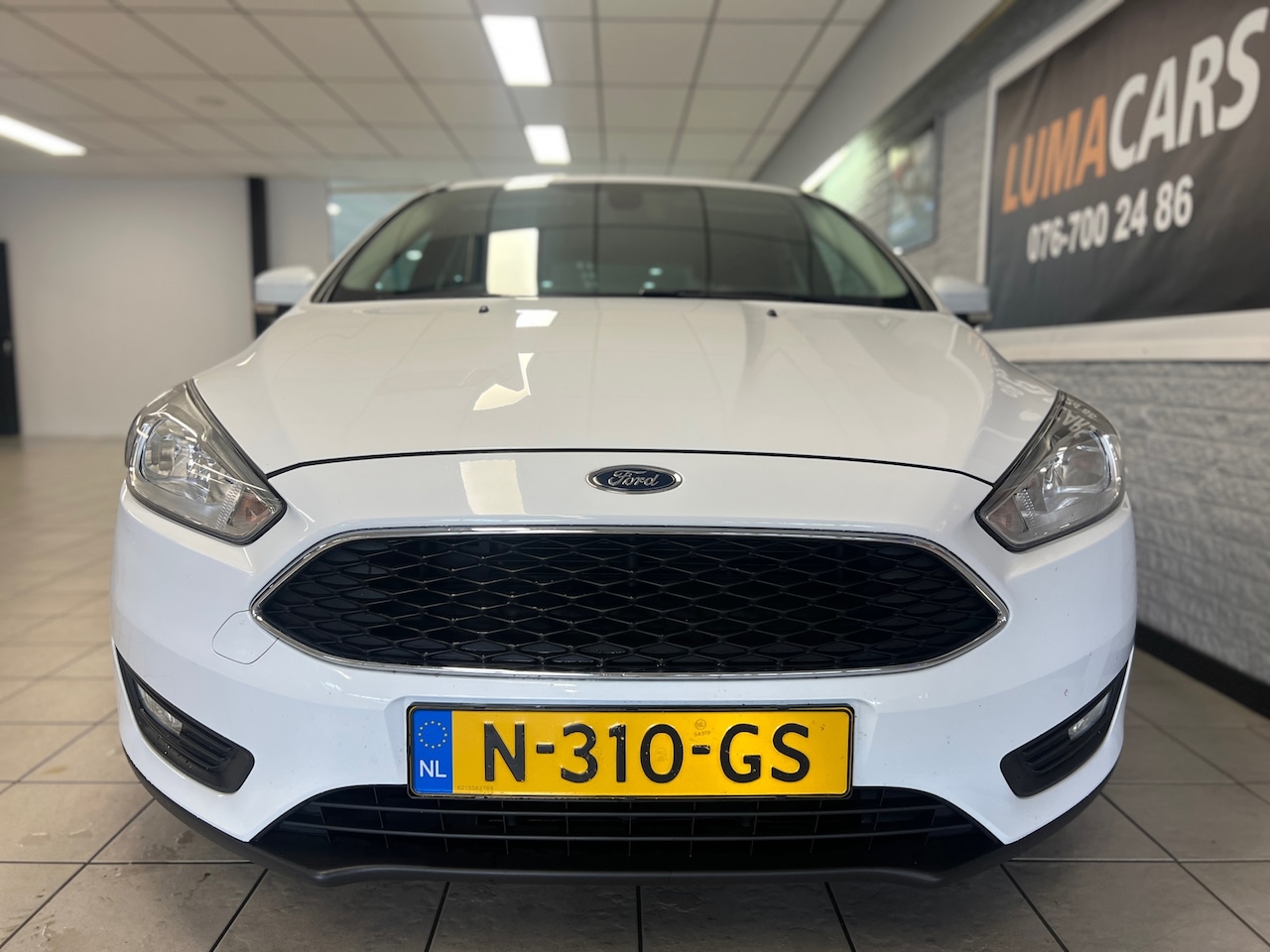 Ford Focus - 1.0 Trend | Navi | PDC | Clima | Cruise |Trekhaak - AutoWereld.nl
