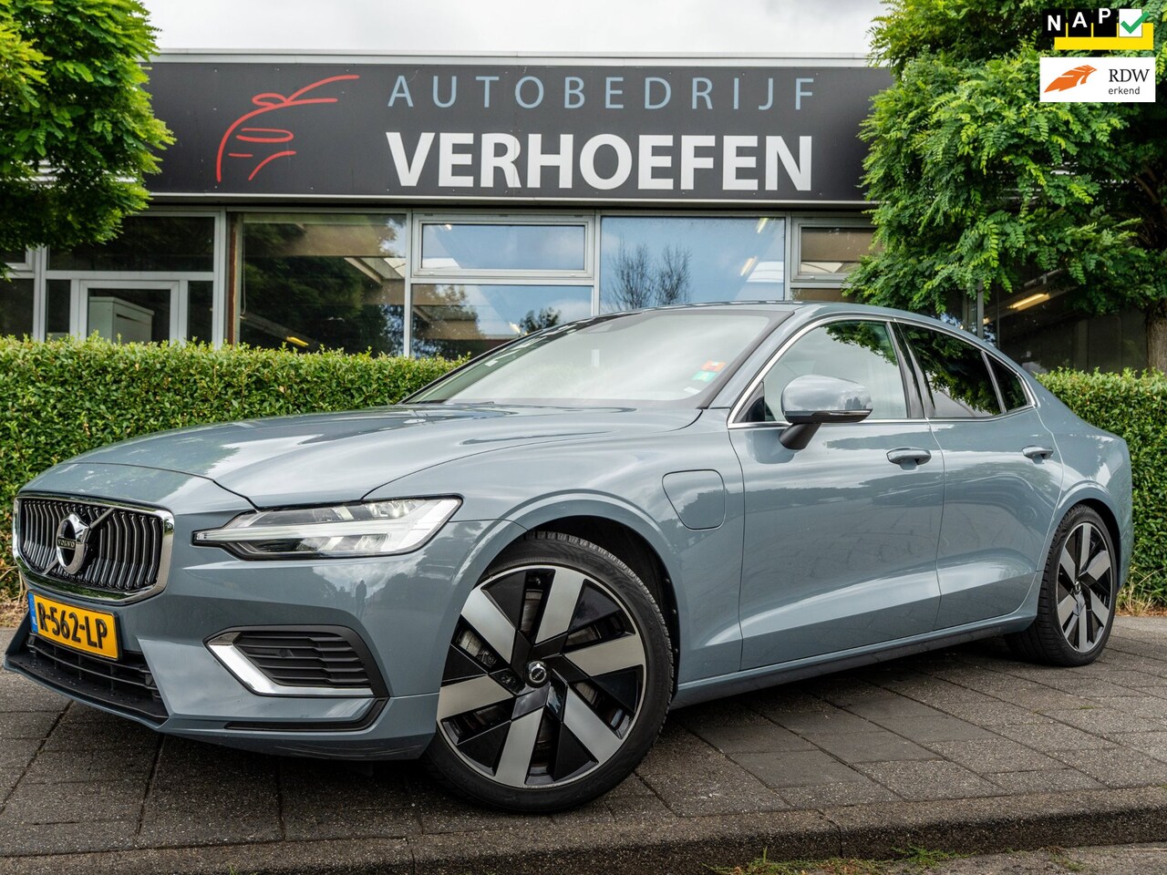 Volvo S60 - 2.0 Recharge T6 AWD Core - PARKEERCAMERA - AUTOMAAT - APPLECARPLAY - STOEL/STUUR VERW - TR - AutoWereld.nl