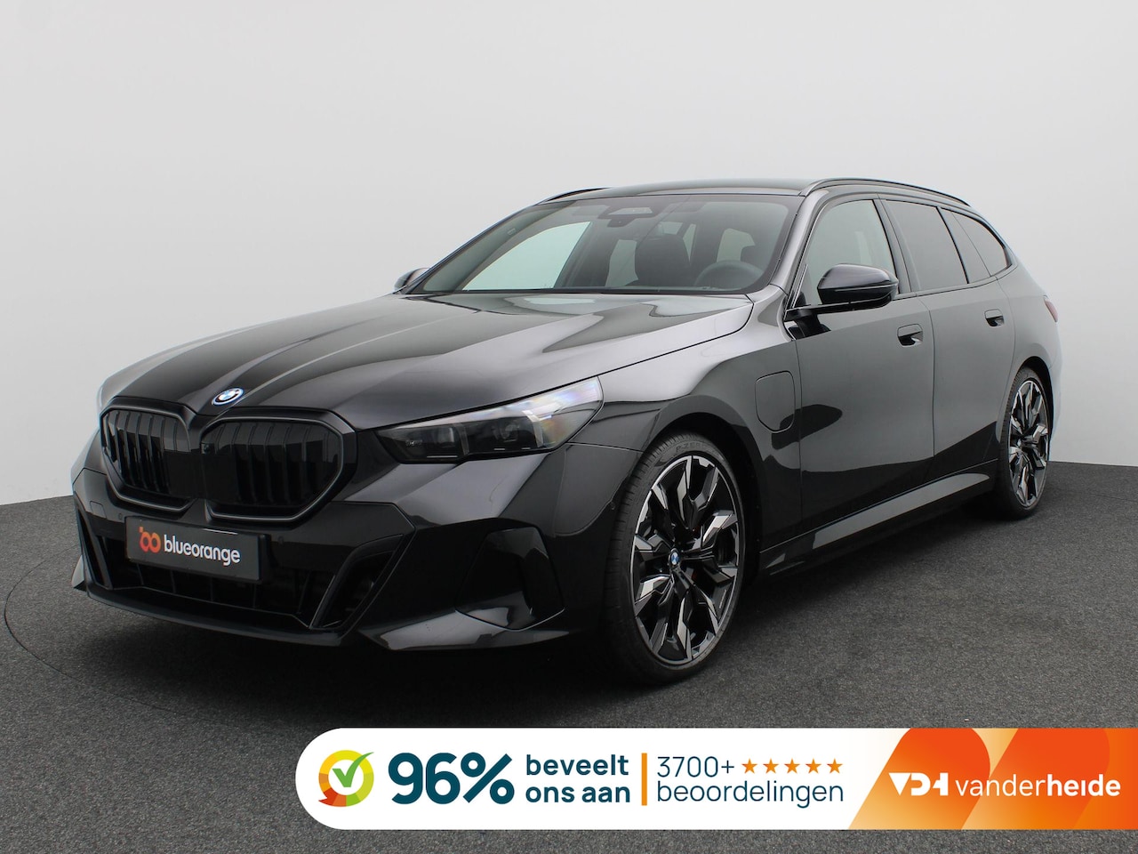 BMW 5-serie Touring - 530e xDrive 299PK Aut. M-Sport Pro, Panoramadak, Head-Up Display, Stoelverwarming & ventil - AutoWereld.nl