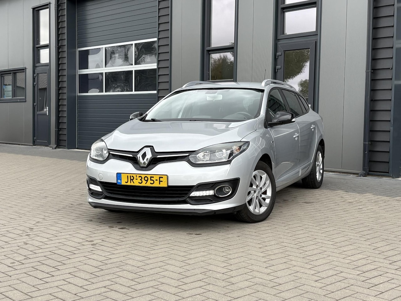 Renault Mégane Estate - 1.2 TCe Limited | Navigatie | Trekhaak - AutoWereld.nl