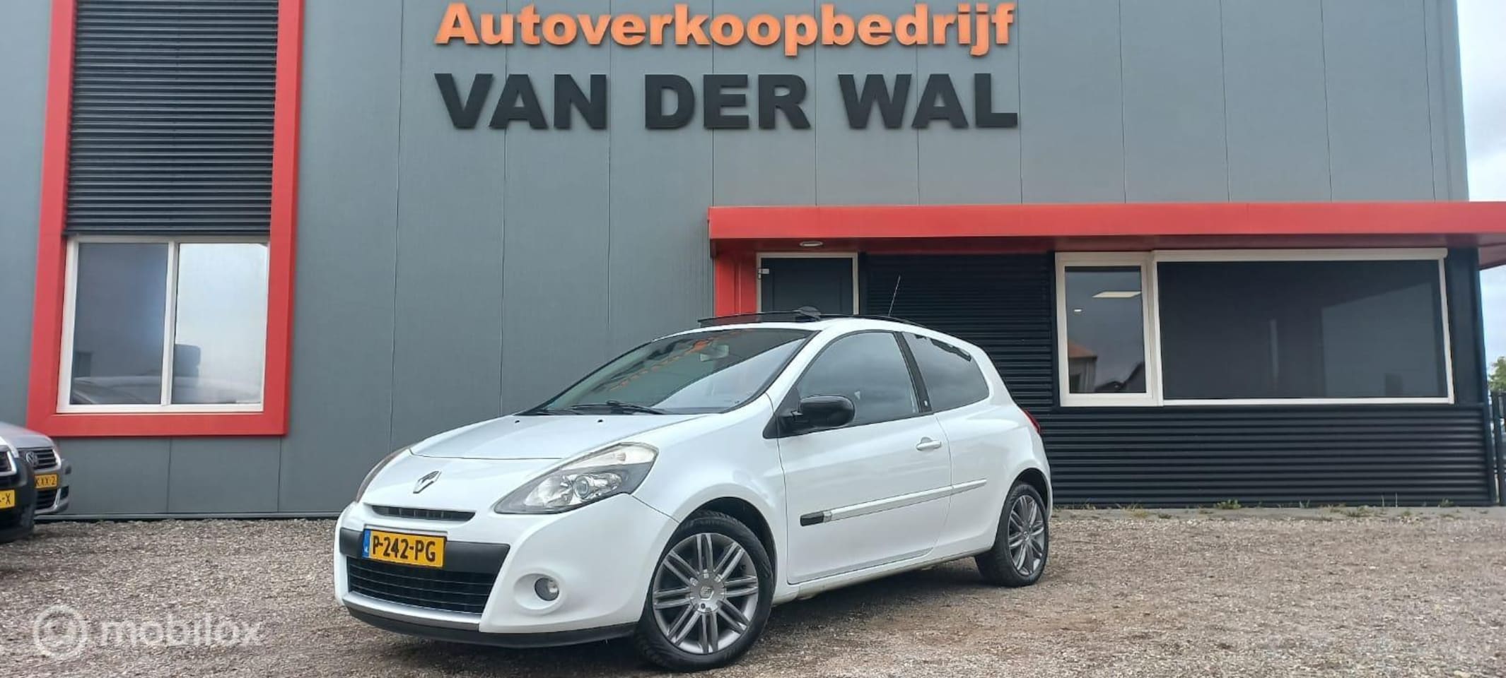 Renault Clio - 1.2 Authentique/CLIMATECONTROL/PANORAMADAK - AutoWereld.nl