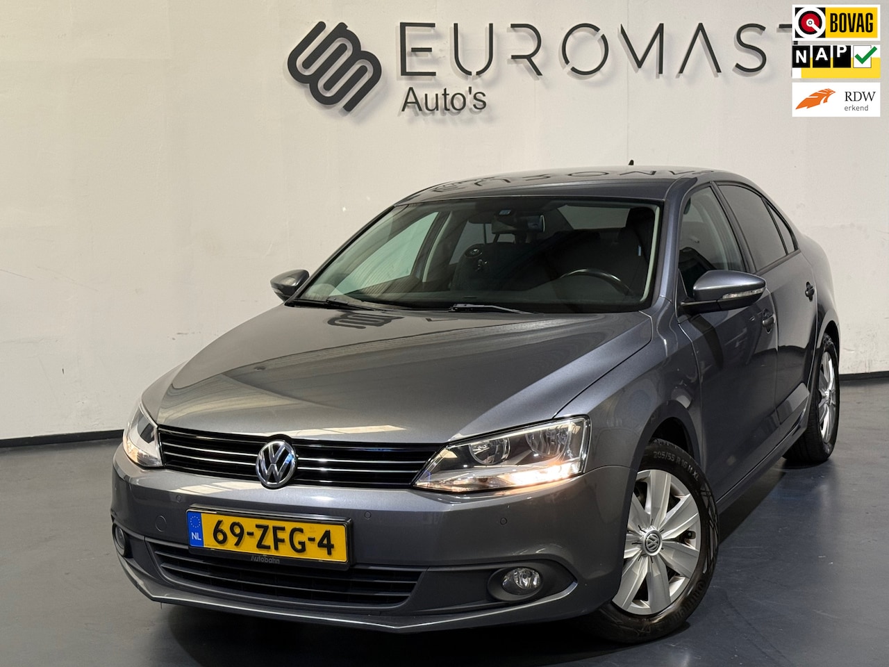 Volkswagen Jetta - 1.2 TSI Comfort Executive Line Navi Cruise Airco Nieuwe Apk - AutoWereld.nl