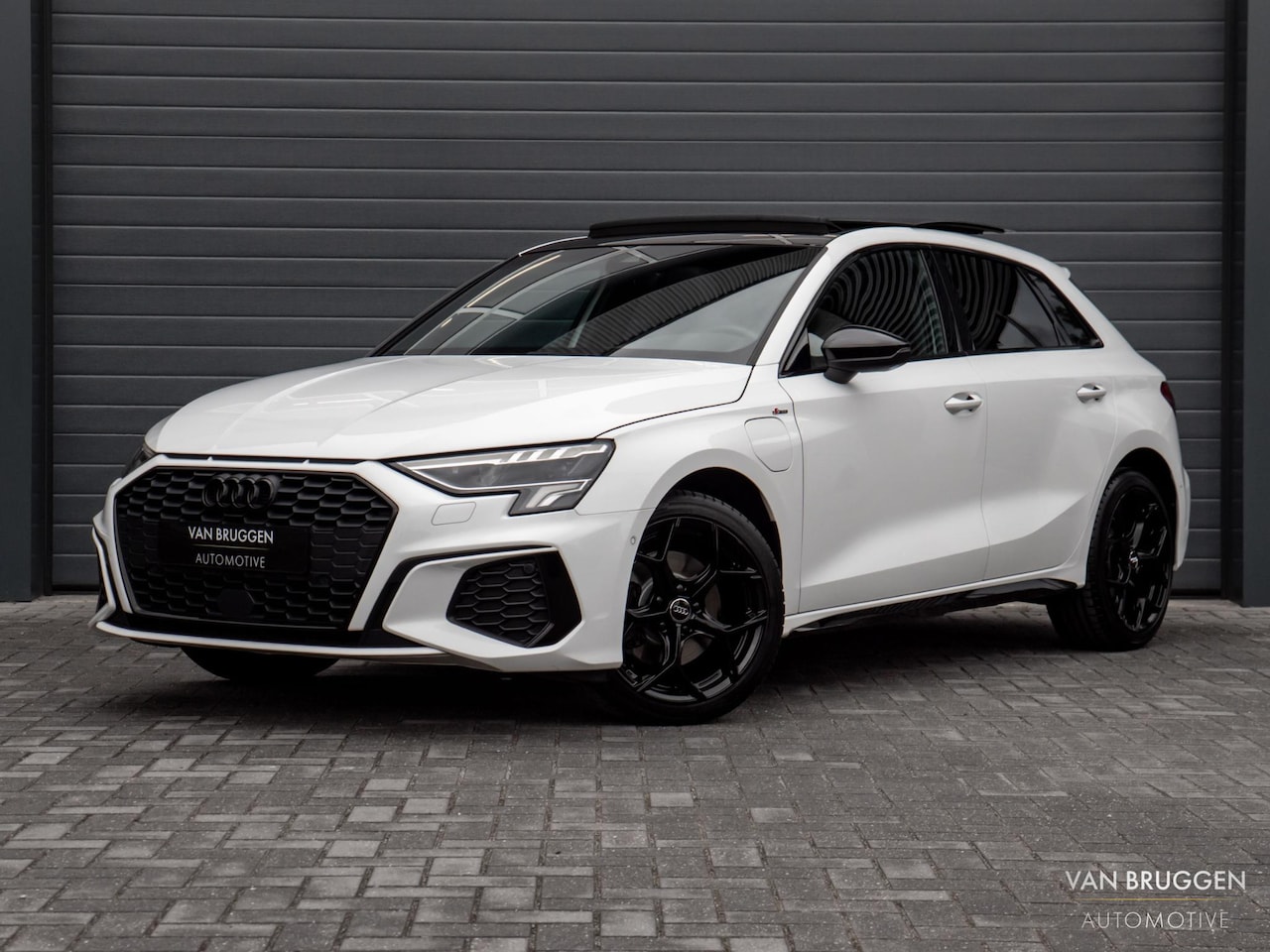 Audi A3 Sportback - 40 TFSI e S-Line Pano B&O RS-Stoelen Sfeer BTW Camera S3 - AutoWereld.nl