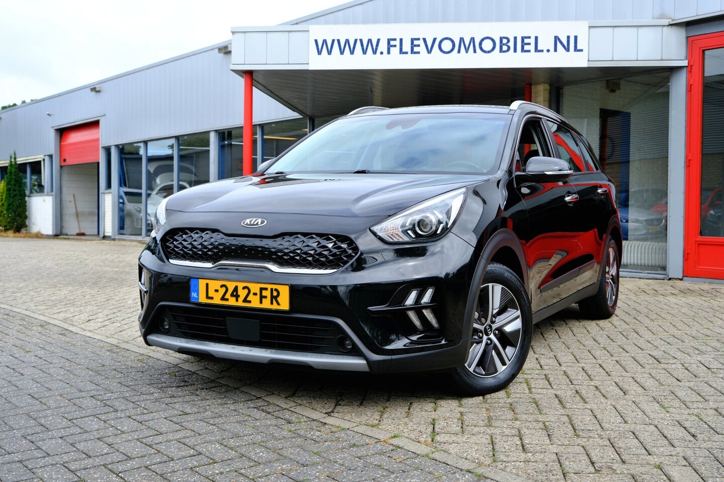 Kia Niro - 1.6 GDi Hybrid DynamicLine Aut. Navi|1e Eig|Cam|Half Leder|CarPlay|LMV - AutoWereld.nl