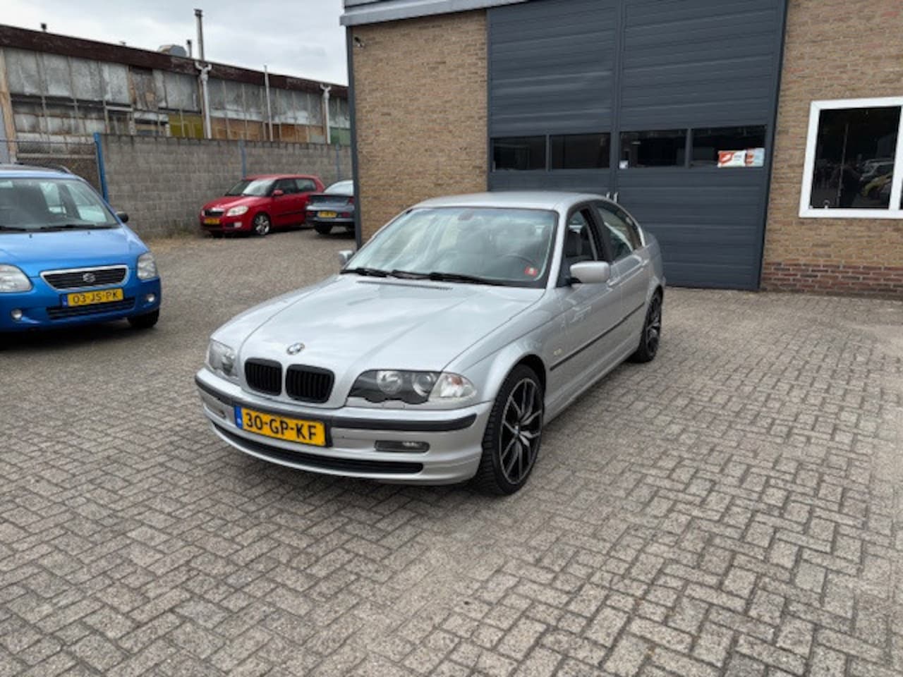 BMW 3-serie - 320i Executive-Automaat 170PK - AutoWereld.nl