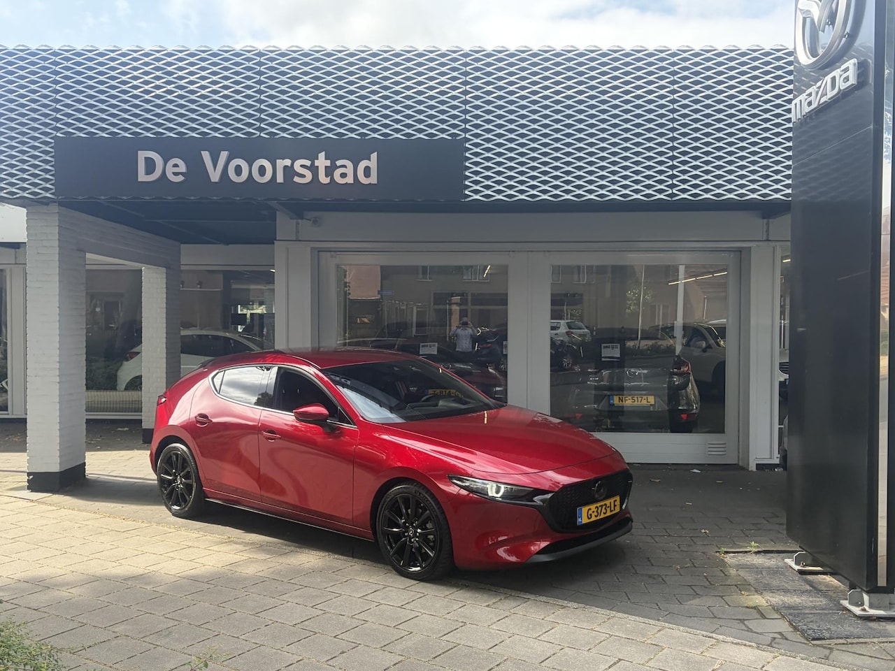Mazda 3 - 2.0 e-SkyActiv-X M Hybrid 180 Luxury 180PK! Dealer onderhouden - AutoWereld.nl
