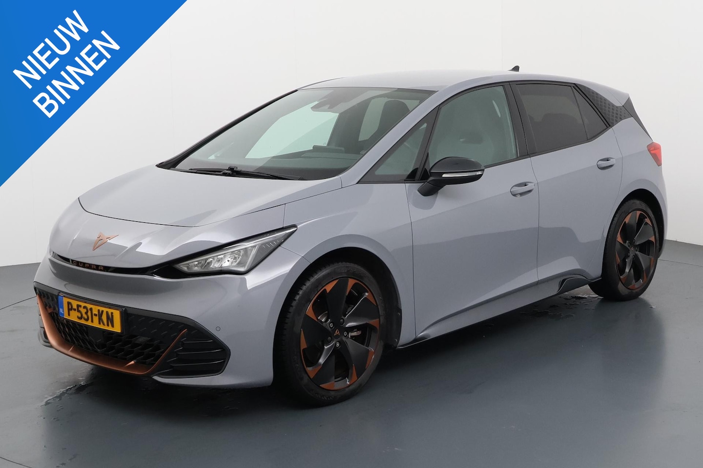 CUPRA Born - PERFORMANCE ONE 62 KWH (92% SOH) I STOELVERWARMING I ADAPTIVE CRUISE CONTROL I P-CAMERA I - AutoWereld.nl