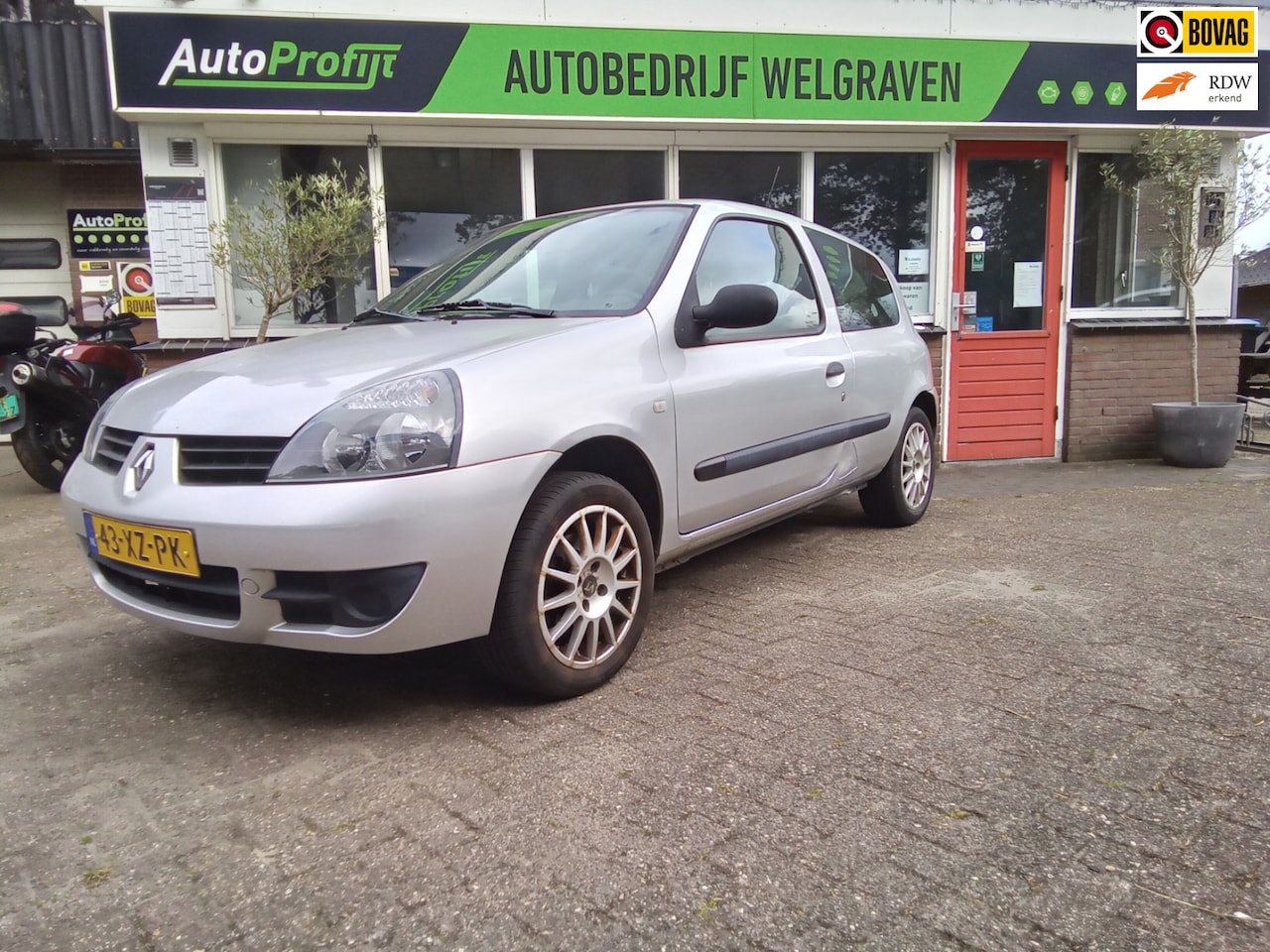 Renault Clio - 1.2 Campus Accès 1.2 Campus Accès - AutoWereld.nl