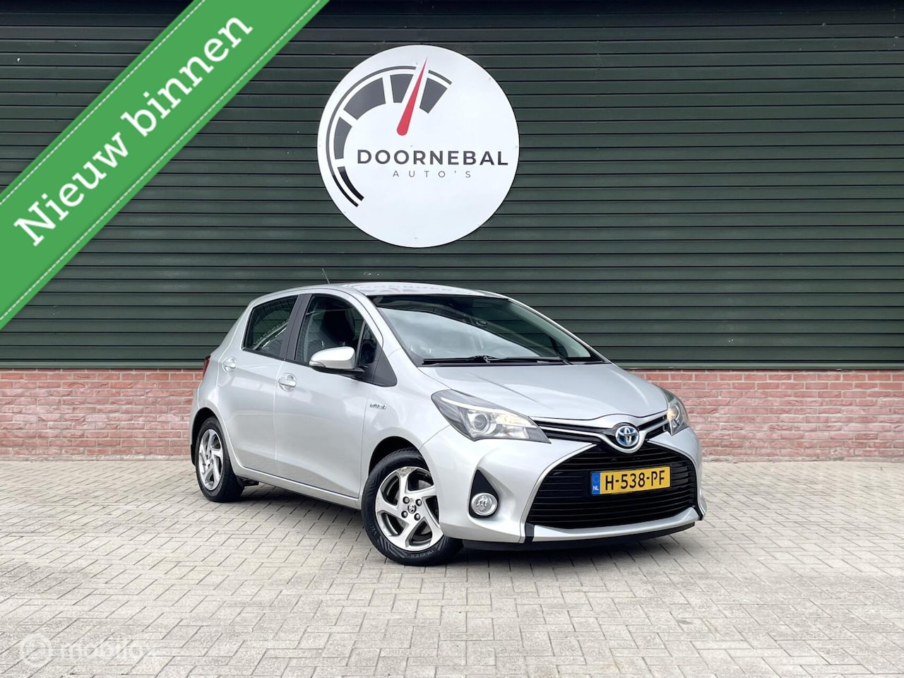 Toyota Yaris - 1.5 Hybrid Aspiration / CAMERA / PARKEERSENSOREN - AutoWereld.nl