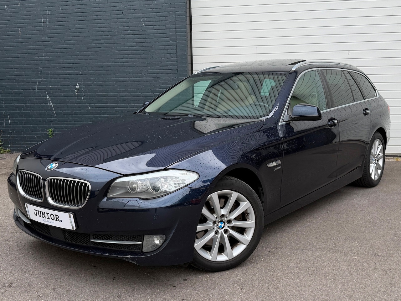 BMW 5-serie Touring - 530xd High Executive PANO/HEAD-UP/SOFTCLOSE/LEDER/ADAPTIVECRUISE - AutoWereld.nl