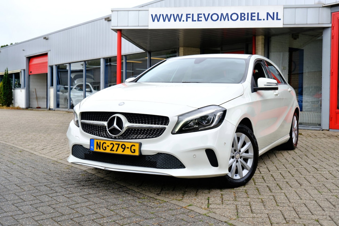 Mercedes-Benz A-klasse - 160 Ambition LED|Navi|Half Leder|Sportstoelen|LMV - AutoWereld.nl