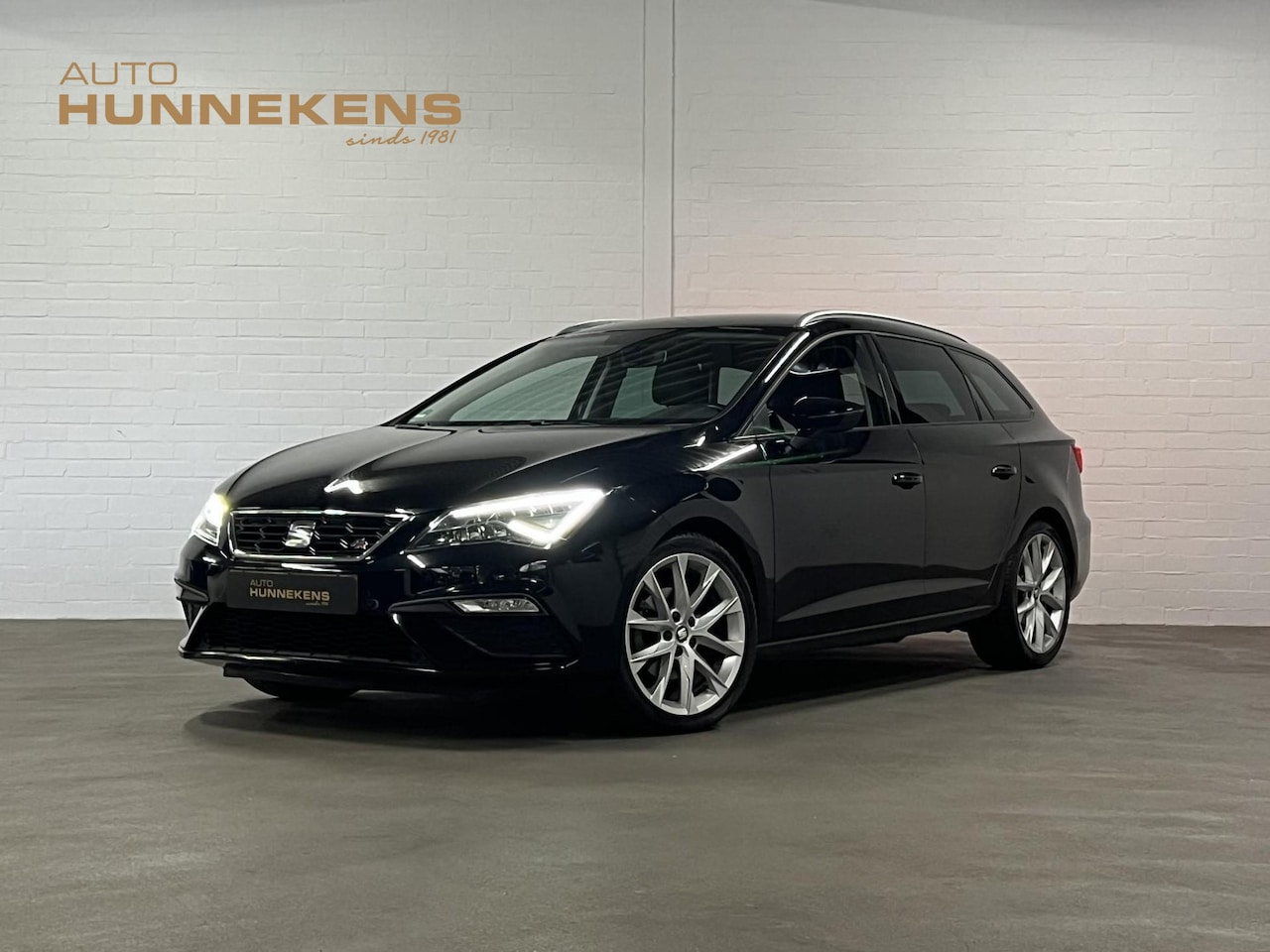 SEAT Leon ST - 1.5 TSI FR Business Intense | Cruise control | Achterruitrijcamera | Carplay | Beats sound - AutoWereld.nl