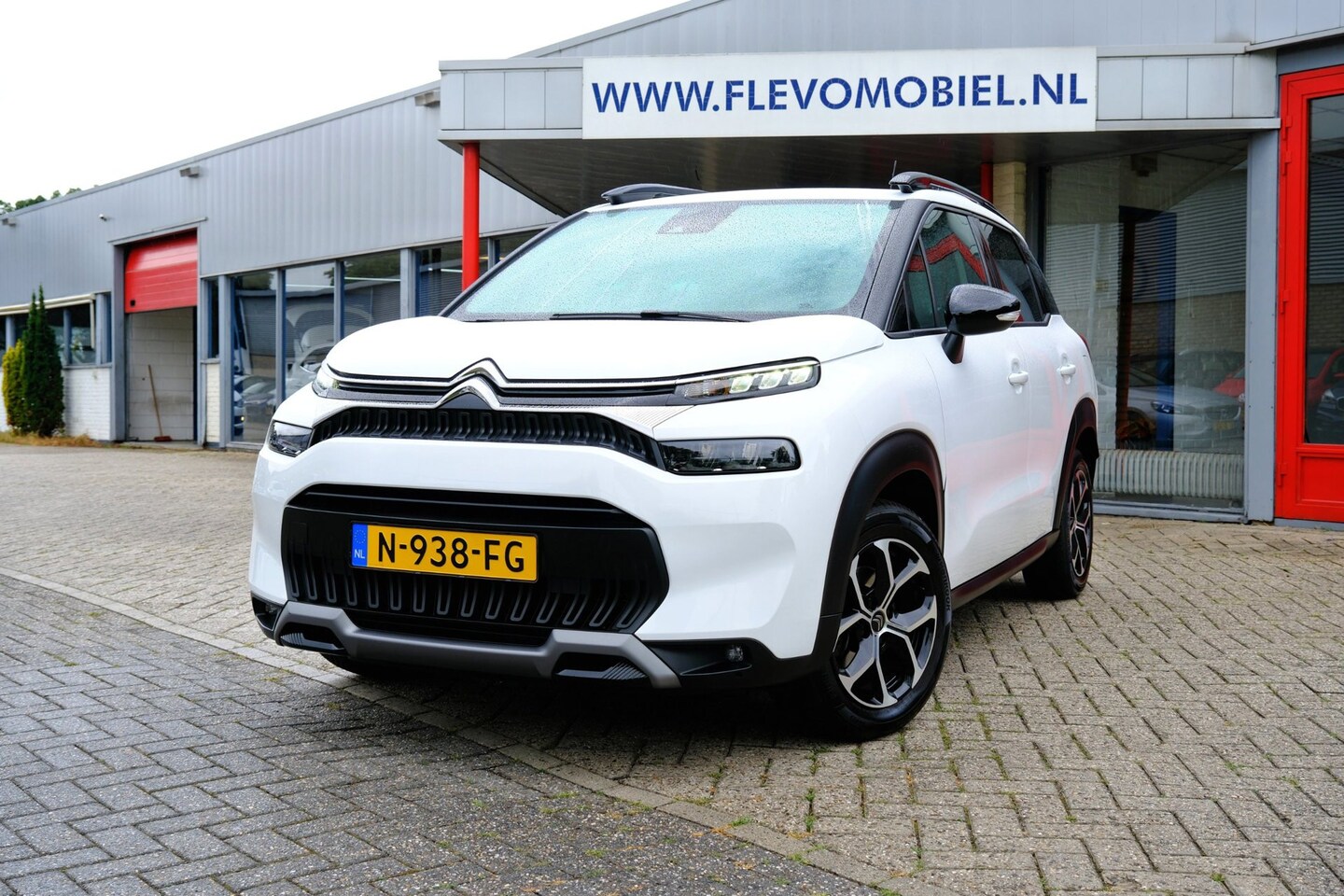 Citroën C3 Aircross - 1.2 PureTech Shine Navi|1e Eig|Clima|Cam|Half Leder|LMV - AutoWereld.nl