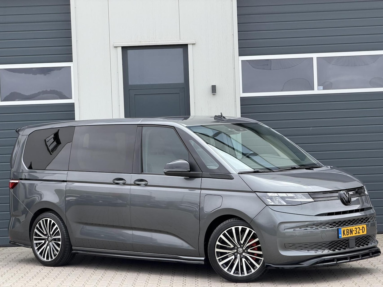 Volkswagen Multivan - 1.4 eHybrid L2H1 Style / Maxton / Uniek - AutoWereld.nl