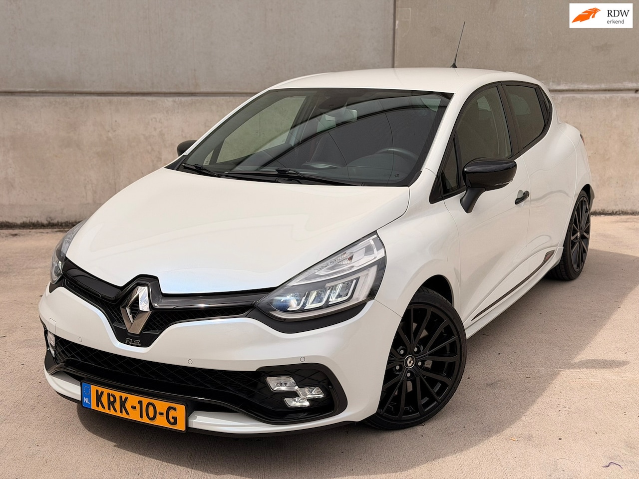 Renault Clio - 1.6 R.S. Trophy 18'' LED Navi Cruise Clima DAB+ - AutoWereld.nl