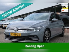 Volkswagen Golf - 1.5 eTSI Style 1e EIG_IQ-LED_PANO_HUD_ADAP-CRUIS_CAM_KEYLESS