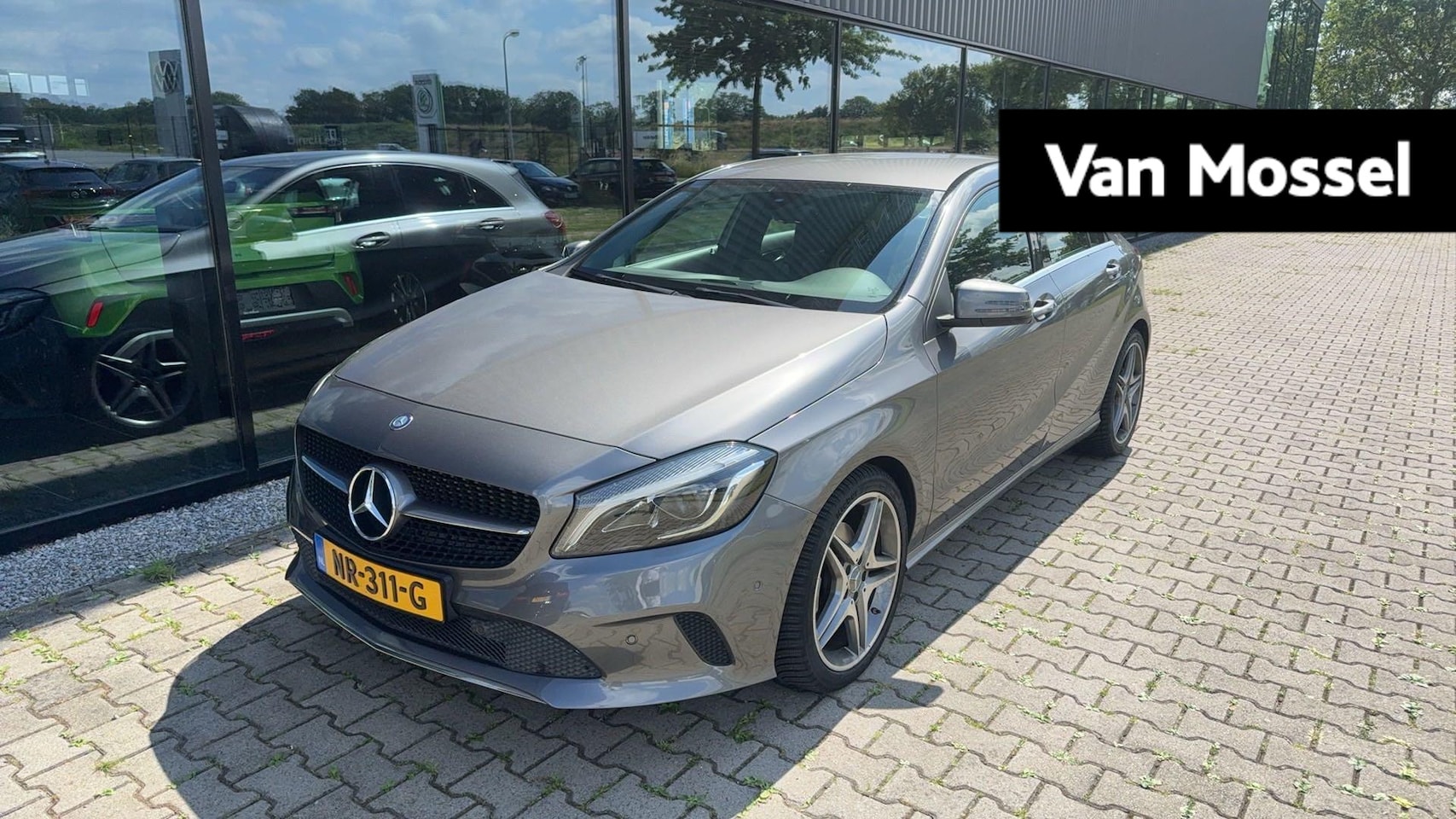 Mercedes-Benz A-klasse - 180 Business Solution AMG | STOELVERWARMING | CRUISE CONTROL | HALF LEDER | CAMERA | - AutoWereld.nl