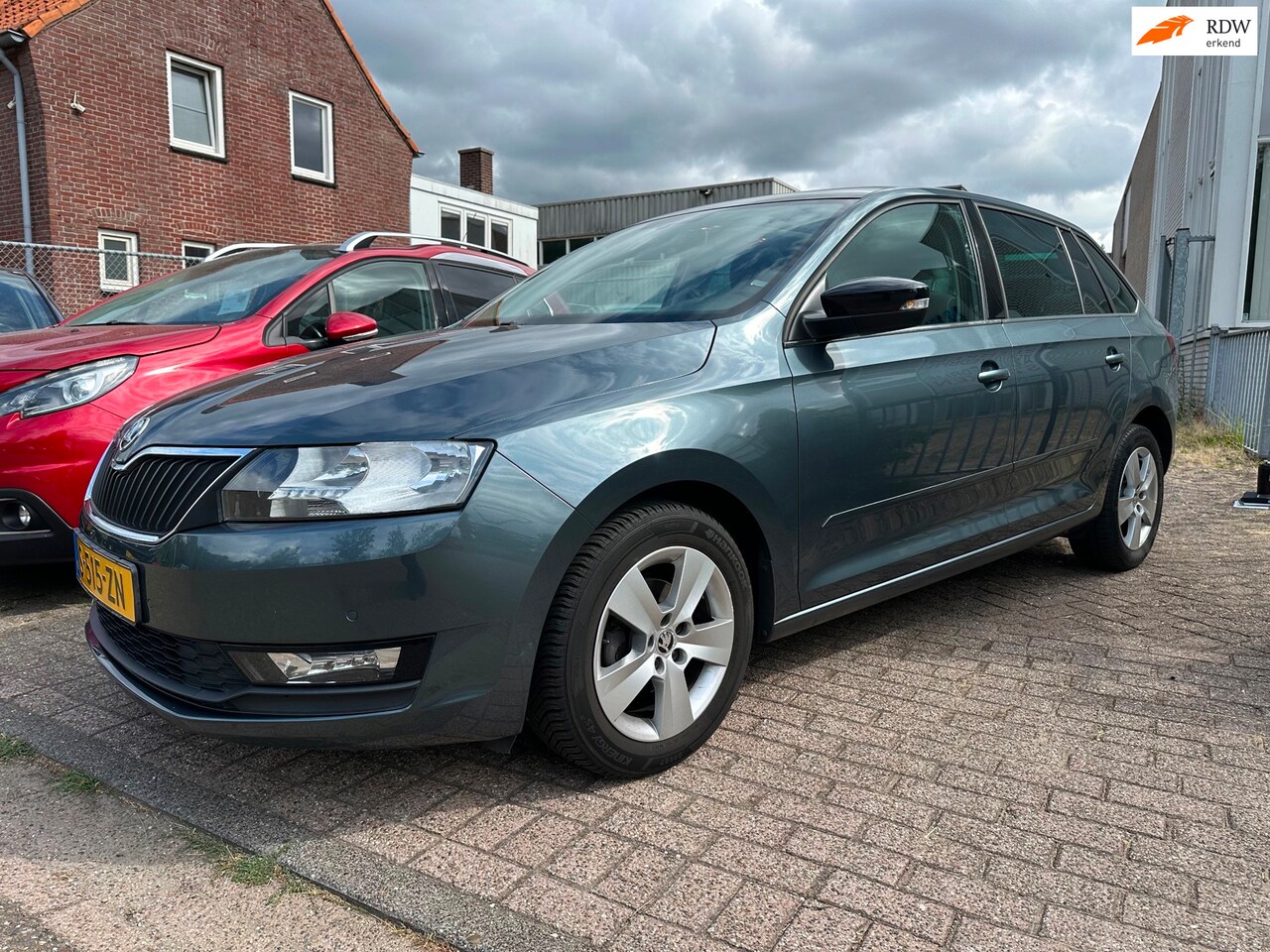 Skoda Rapid Spaceback - 1.0 TSI Greentech Drive * PANO * TREKHAAK * AUTOMAAT * - AutoWereld.nl