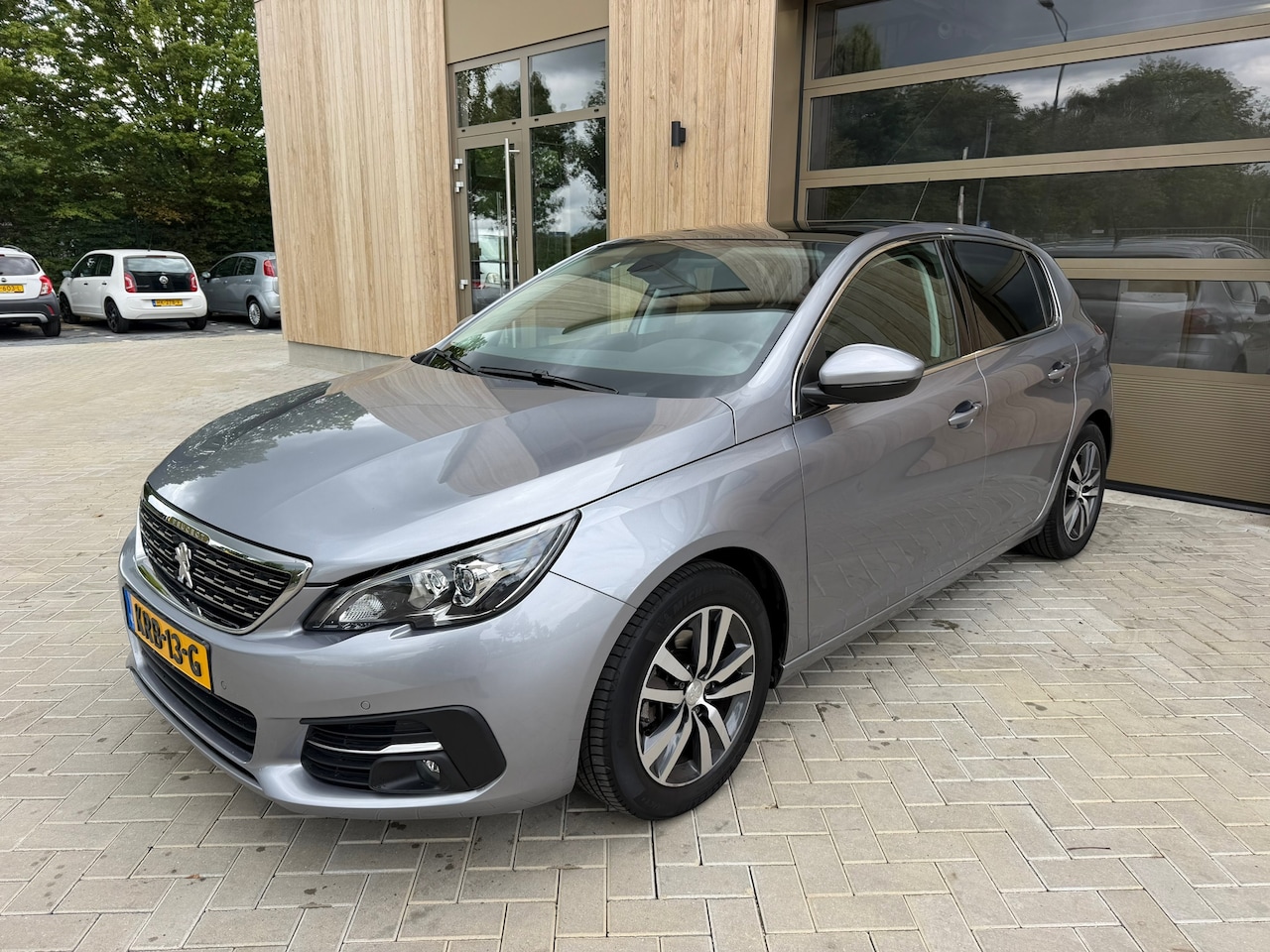 Peugeot 308 - 1.2 PureTech GT 5DRS|Automaat|Clima|Navi|Parkeersensoren|Panoramadak|APK - AutoWereld.nl