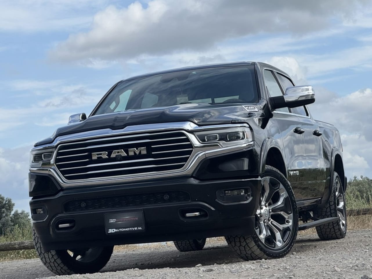 Dodge Ram 1500 - LONGHORN 5.7L V8, LAGE BIJTELLING, LPG, 360, H&K, LUCHTV, BLIS, PANO, ACC, 22 INCH - AutoWereld.nl