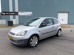 Ford Fiesta - 1.3-8V Champion 70 PK. Zuinige en mooie auto met slechts 127.000 KM Alle keuringen toegest