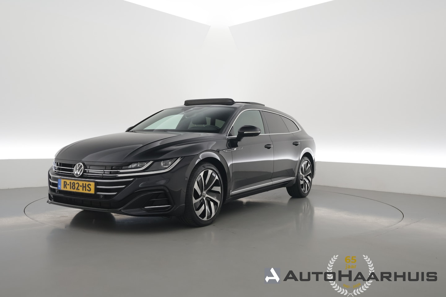 Volkswagen Arteon Shooting Brake - 1.4 TSI eHybrid R-Line Business+ | Rijklaar!! | Pano | HUD | Massage | Elek. Trekhaak | St - AutoWereld.nl