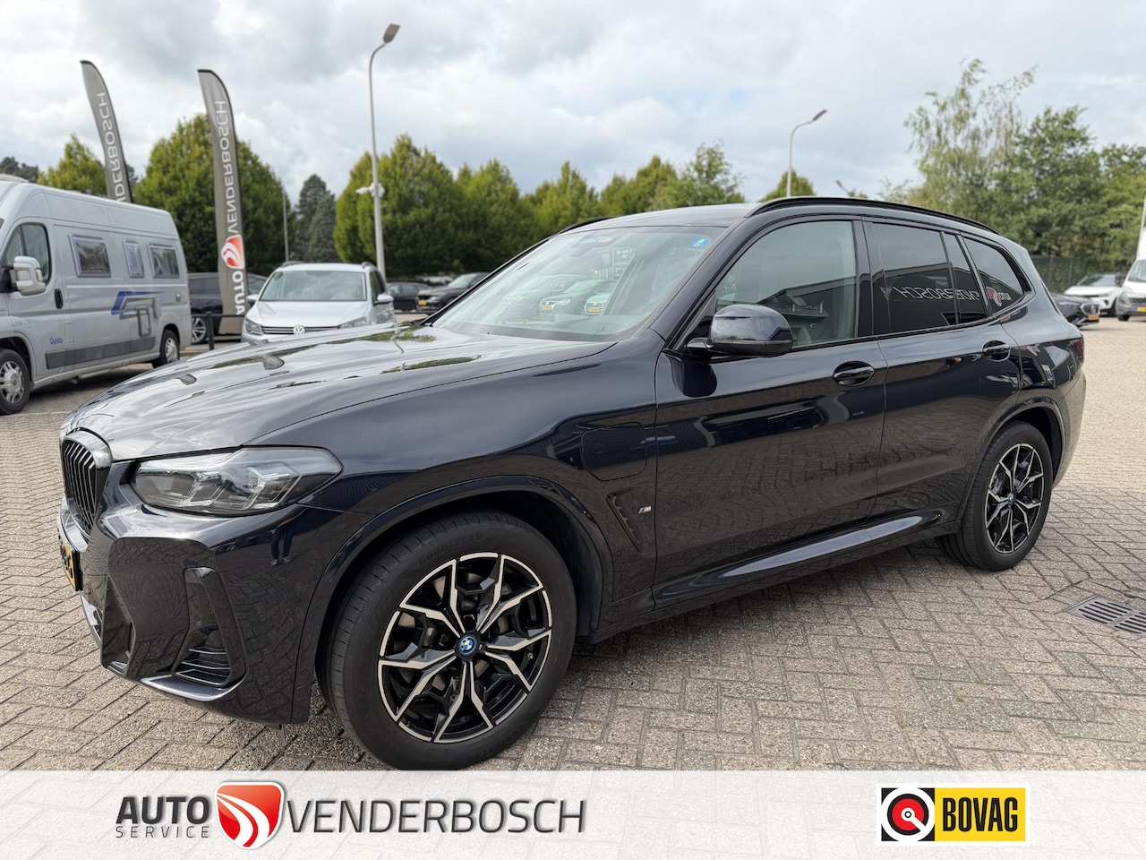 BMW X3 - xDrive30e High Executive M-Sport 292pk | H&K | HUD | Camera | Adaptief | Keyless - AutoWereld.nl