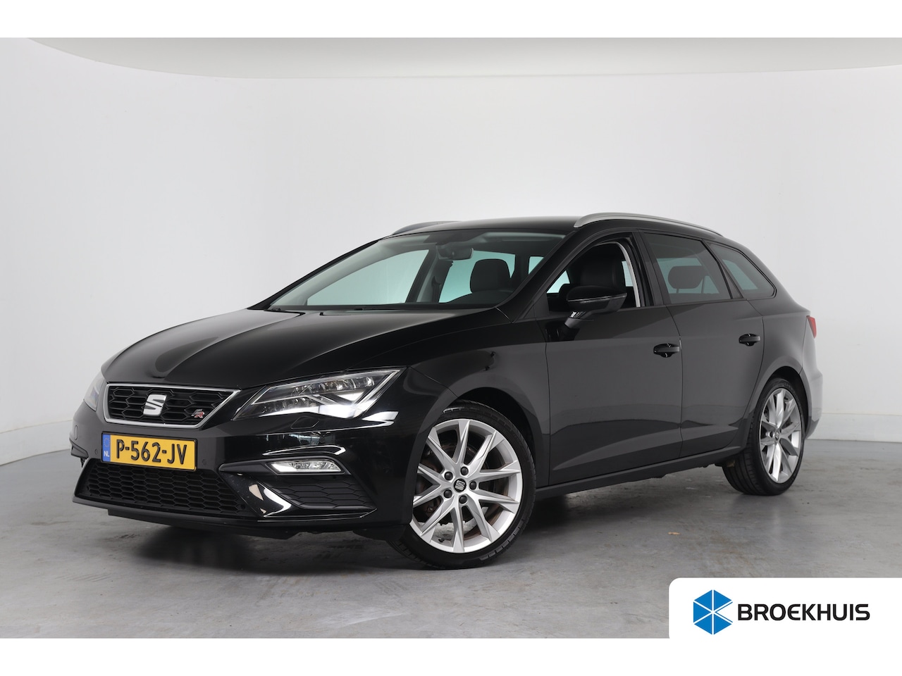 SEAT Leon ST - 1.4 TSI FR | LED | Trekhaak | Navi By App | Clima | Camera | Parkeersensoren | Stoelverwar - AutoWereld.nl