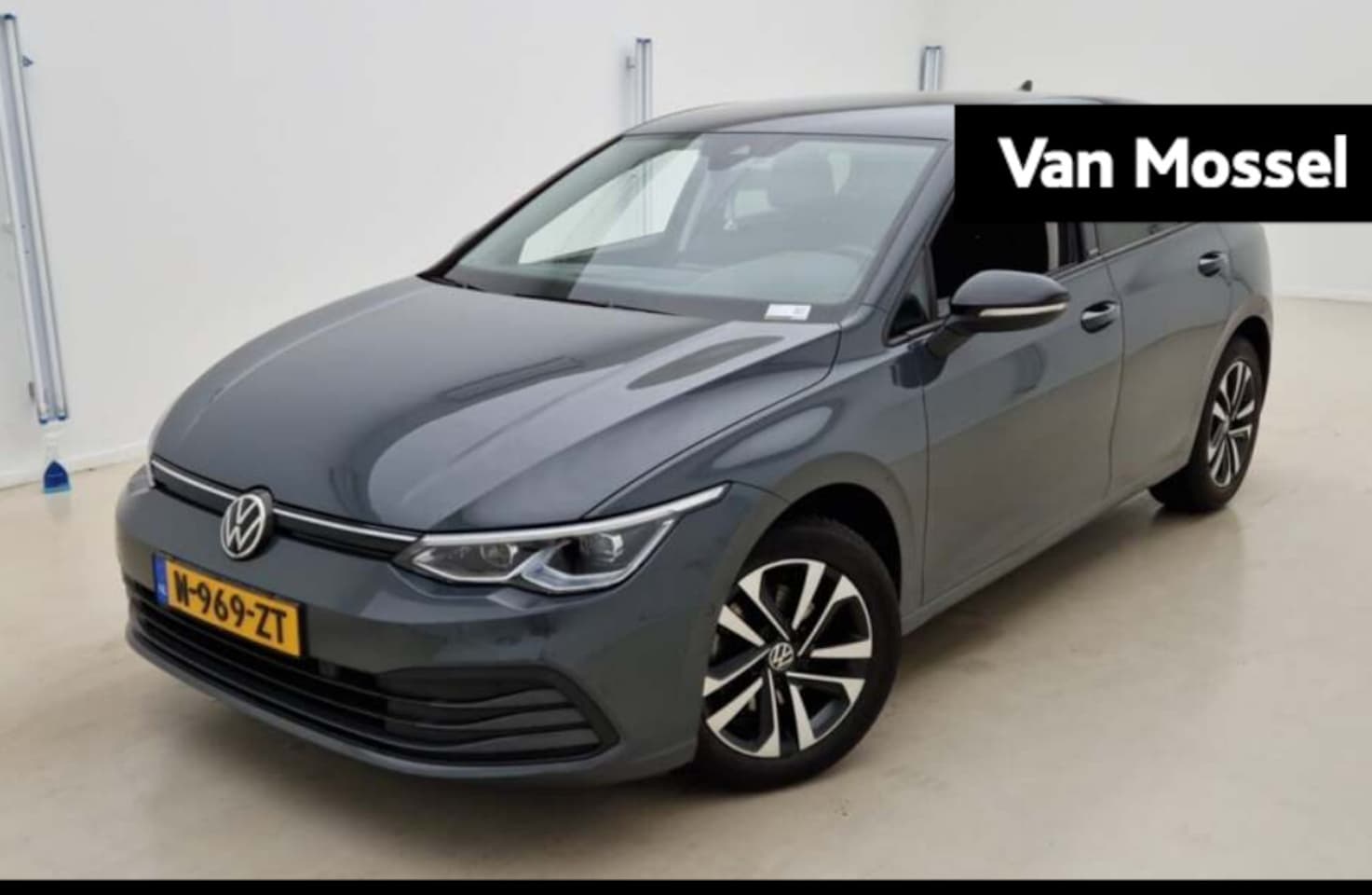 Volkswagen Golf - 1.0 eTSI Life | 110 PK | Automaat | Adaptieve Cruise Control | Trekhaak | Stoelverwarming - AutoWereld.nl