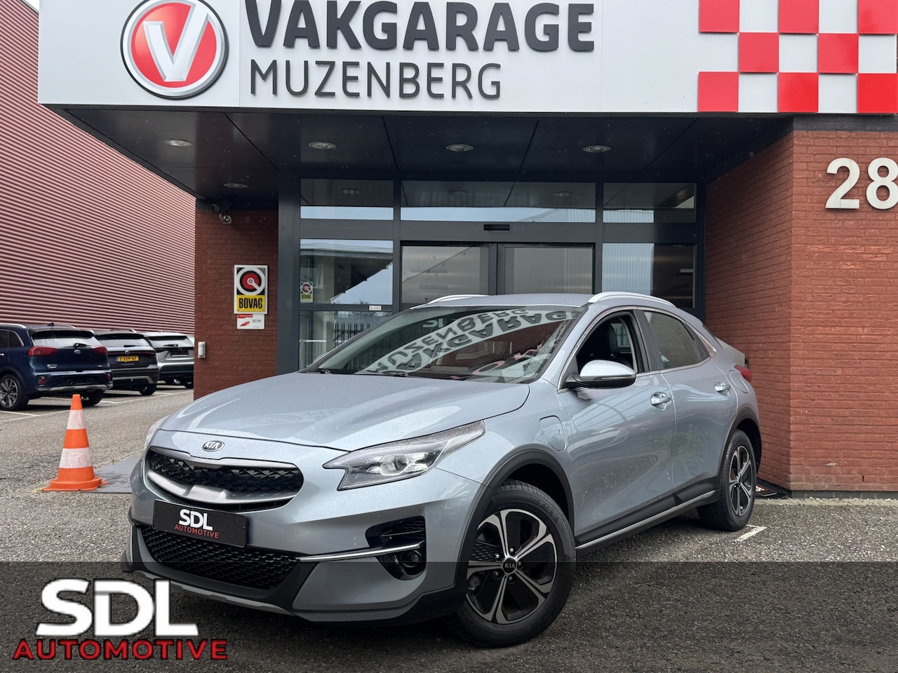 Kia XCeed - 1.6 GDi PHEV DynamicPlusLine // KEYLESS // TREKHAAK // HALF LEDER // CAMERA+SENSOREN // ST - AutoWereld.nl