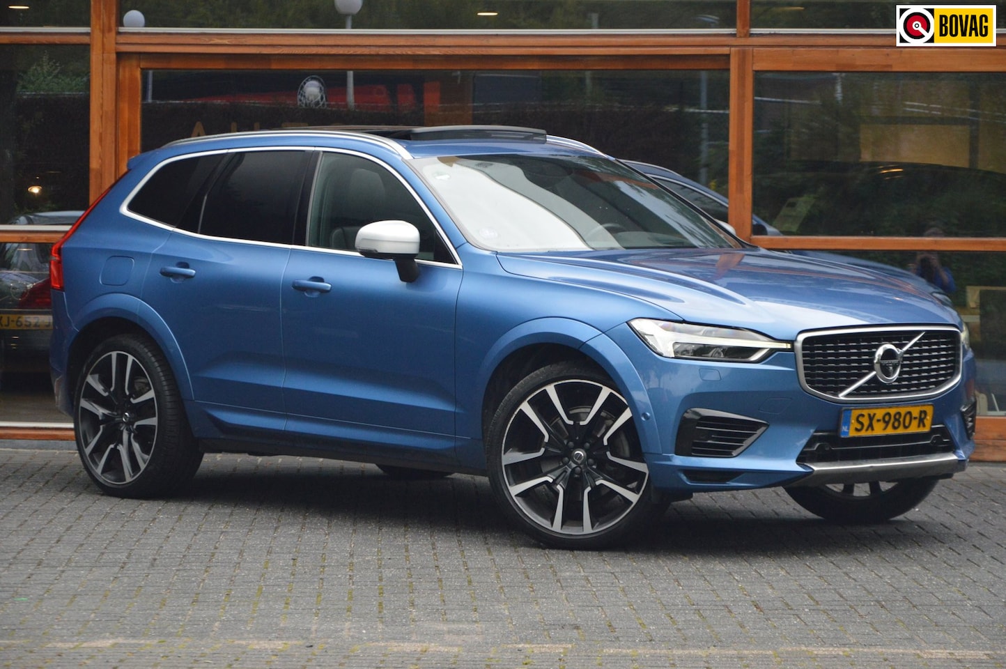 Volvo XC60 - T8 Hybride AWD R-Design | Head-Up | Panoramadak | Geventileerde stoelen | 360° Camera | Ad - AutoWereld.nl