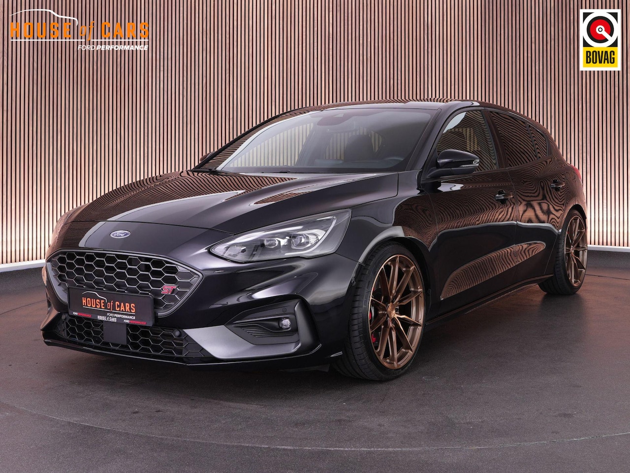Ford Focus - ST-3 AUTOMAAT 2.3 280pk |dealer onderhouden|HUD|el. stoelen|Apple Carplay|BLIS|parkeer cam - AutoWereld.nl