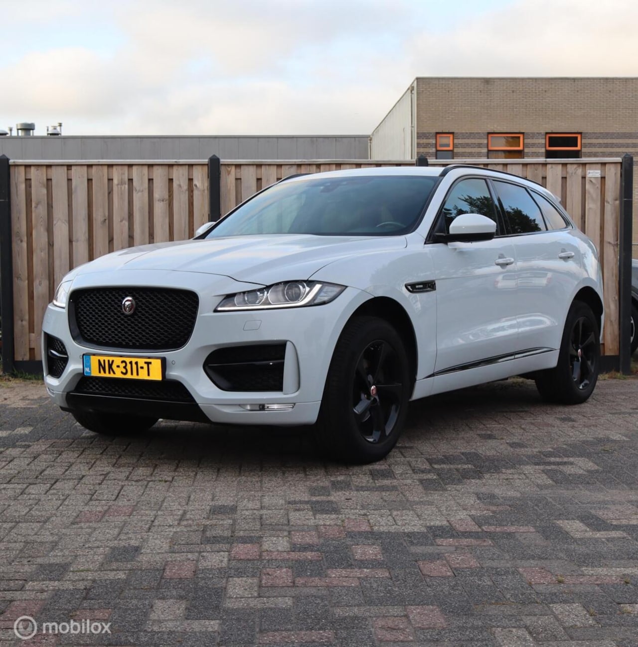 Jaguar F-Pace - 2.0 R-Sport AWD 20d - AutoWereld.nl