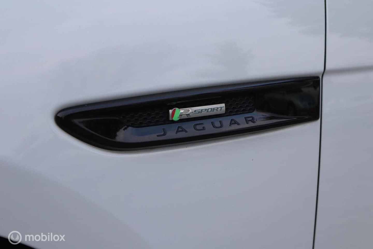 Jaguar F-Pace - 2.0 R-Sport AWD 20d - AutoWereld.nl