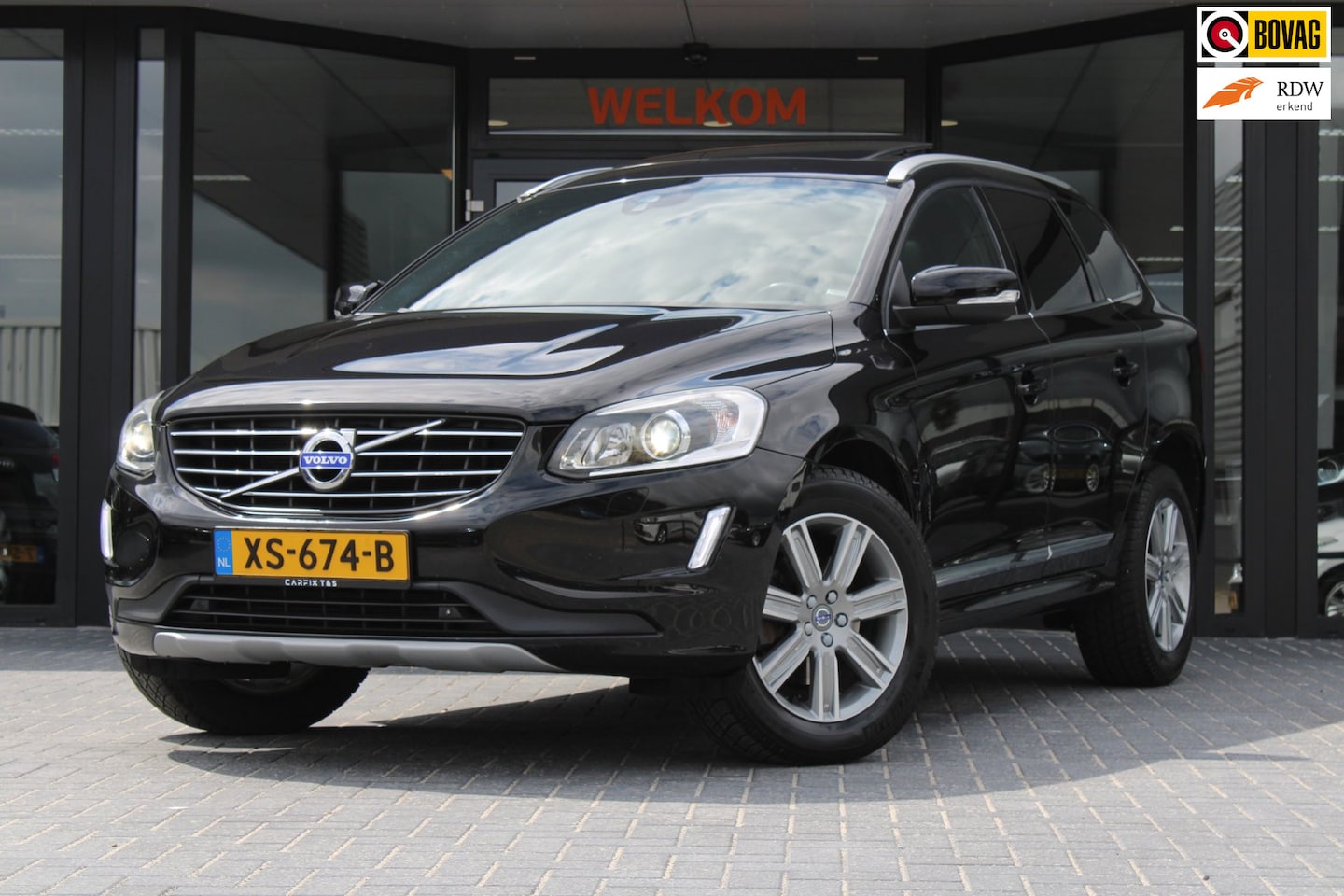 Volvo XC60 - 2.0 T5 FWD Ocean Race 2.0 T5 FWD Ocean Race, Automaat, Stoelverwarming V+A, Camera, Parkeersensoren, Leder, Trek - AutoWereld.nl