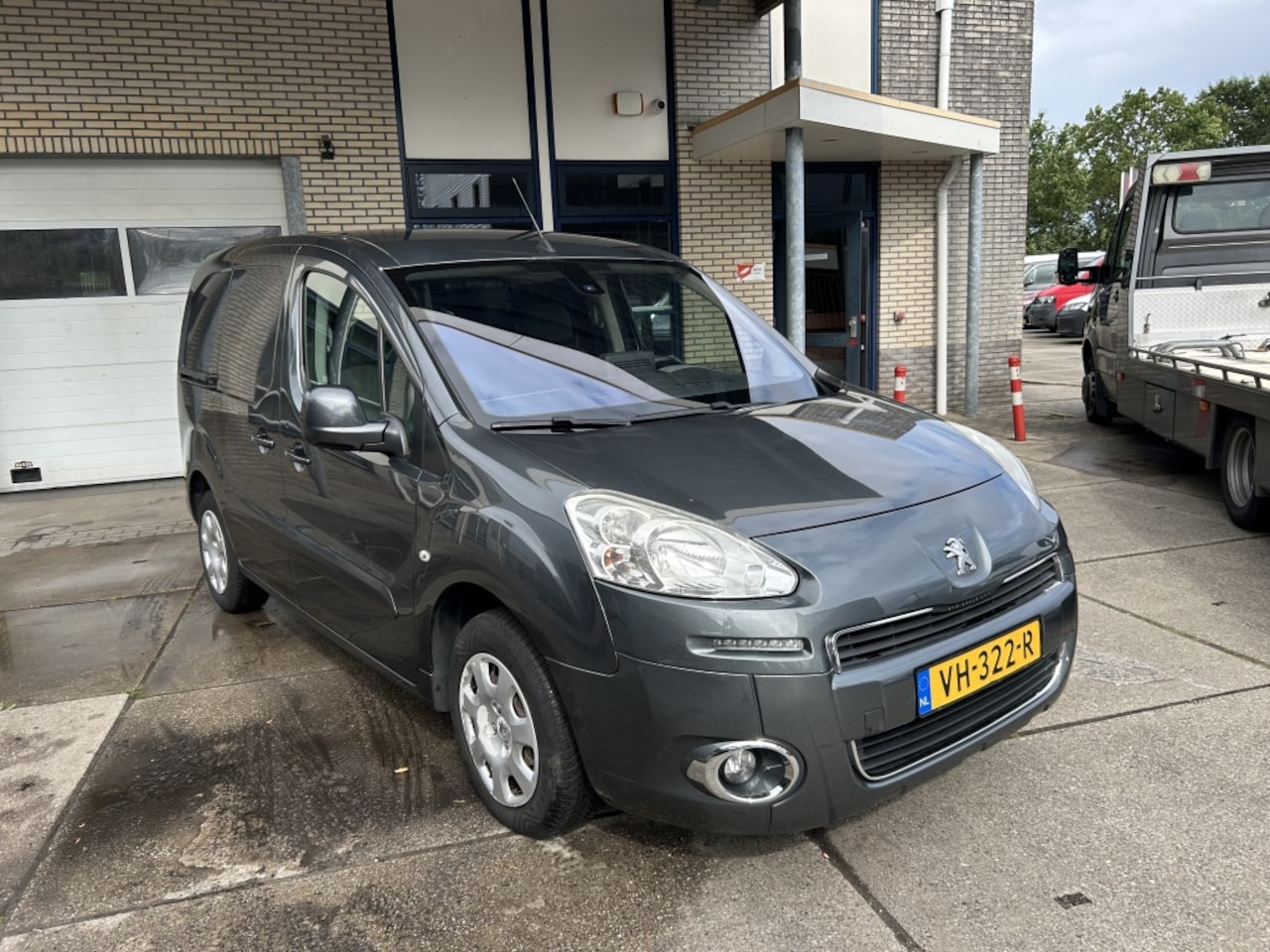 Peugeot Partner - 120 1.6 e-HDI L1 90 PK MARGE AIRCO GRIJS - AutoWereld.nl