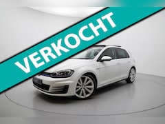 Volkswagen Golf - 1.4 TSI GTE PANO KEYLESS CAMERA SFEER NAP