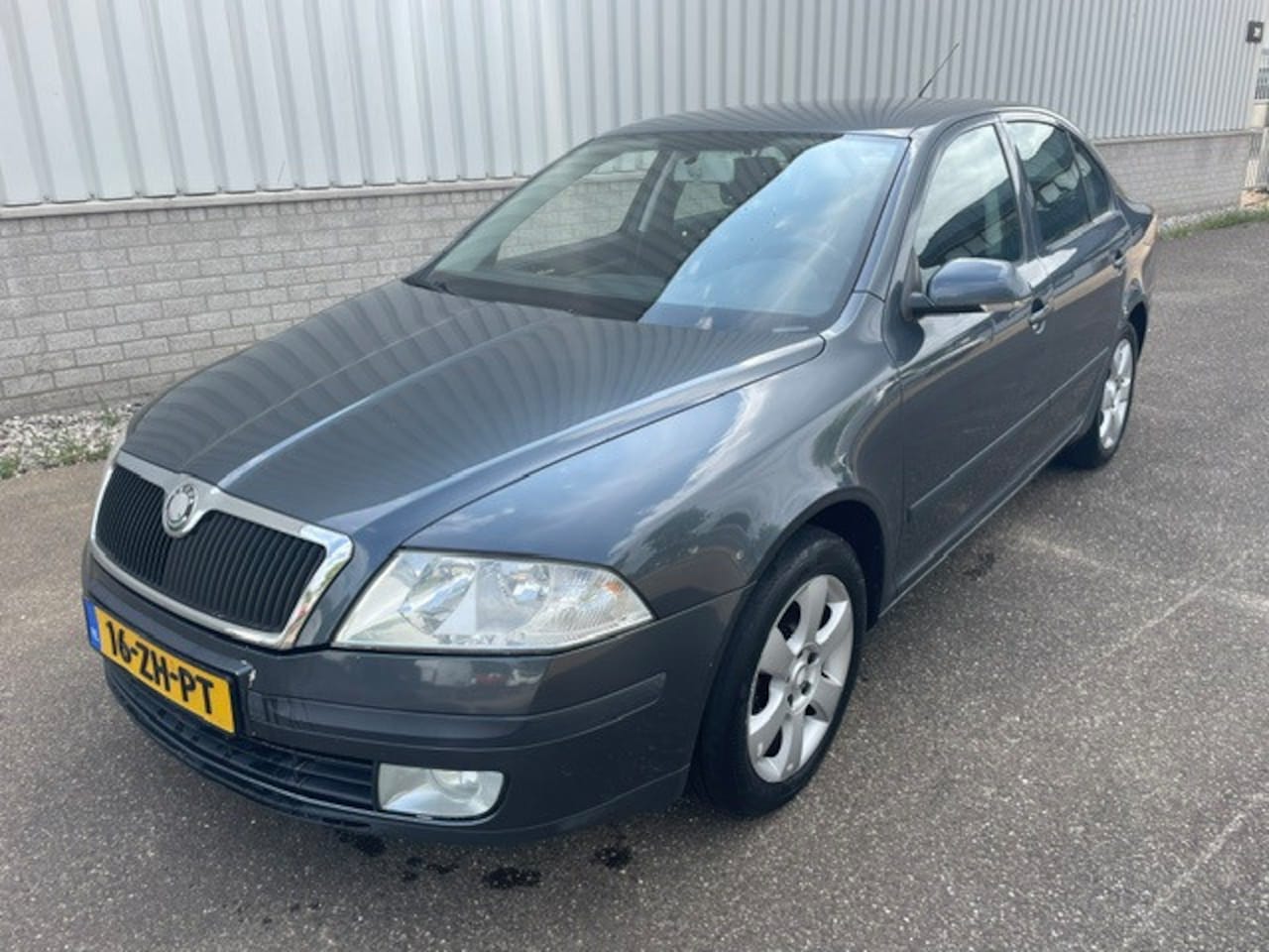 Skoda Octavia - 1.6 FSI Ambiente Attractive Business 1.6 FSI Ambiente Attractive Business - AutoWereld.nl