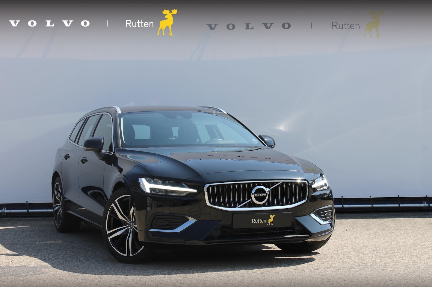 Volvo V60 - B4 211PK Automaat Inscription Adaptieve Cruise Control / Elektrisch verstelbare voorstoele - AutoWereld.nl